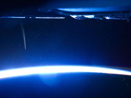 612905main_iss030e014406_wp_428-321