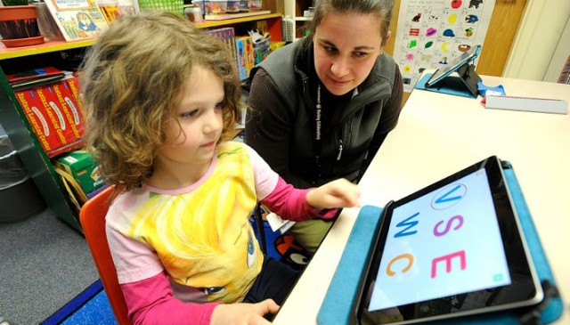 Kids with iPads